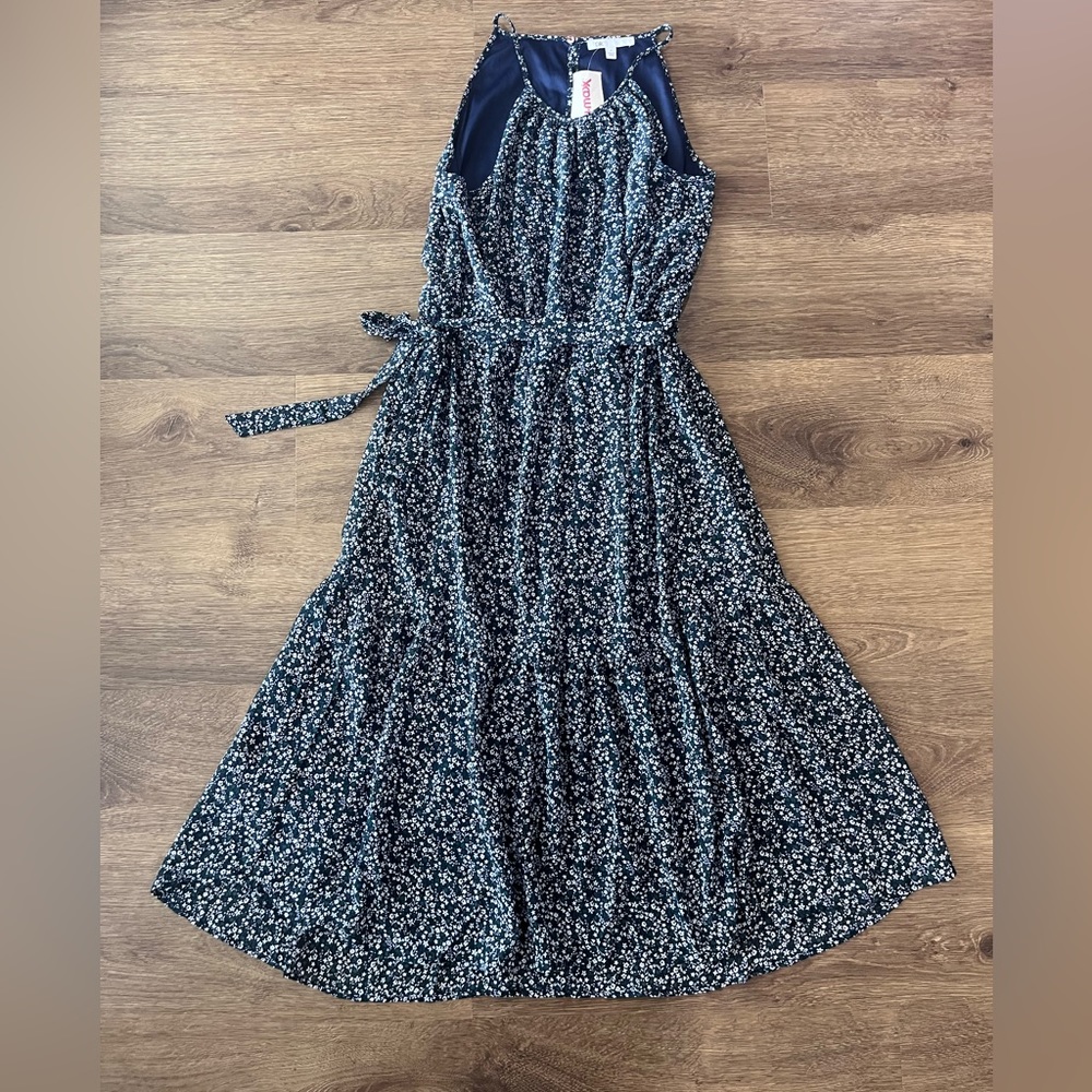 DR2 dress size medium NWT